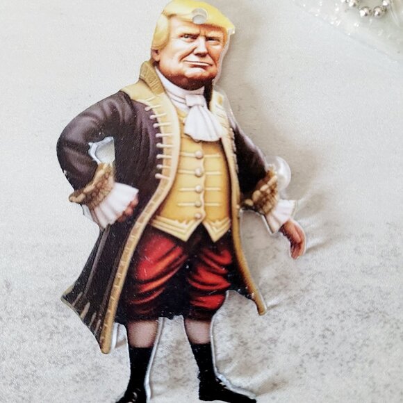 ๐ฅ President Trump Colonial Revolutionary Christmas Tree Ornament or Pendant - Picture 2 of 4
